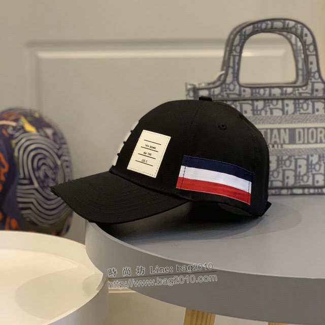 Thom Browne爆款男士帽子 湯姆布朗尼黑白拼色復古格紋刺繡棒球帽鴨舌帽  mm1715